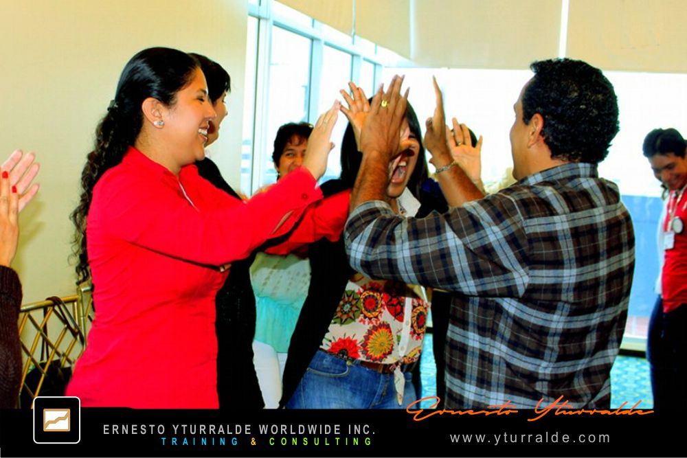 Team Building Miami | Outdoor Training con cuerdas bajas para fortalecer la confianza y cohesión del equipo
